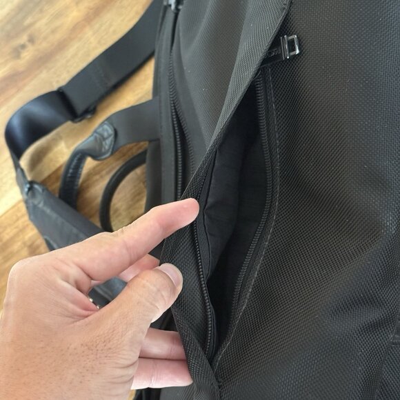 Tumi Alpha 2 Compact Large Screen Briefcase Laptop Bag Nylon Black 26114D2 $550 - Picture 12 of 16